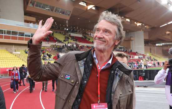 Multimillonario Jim Ratcliffe confirma interés en comprar Manchester United