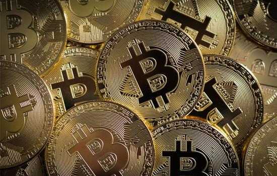 Bitcoin cotiza más alto contra Wall Street, pasa por encima de $ 21,000